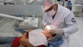 Dentistas da UFF atende idosos de graça