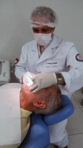 Dentistas da UFF atende idosos de graça